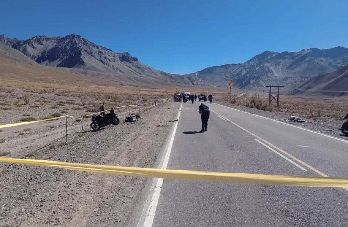 Uno de los motociclistas murió en el acto. Otros tres resultaron heridos. Foto: Los Andes. 