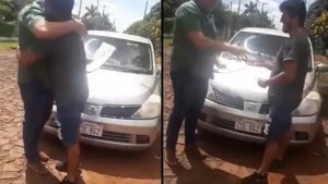 Sorteó su auto para pagar la operación de su hija y el ganador se lo devolvió, en Paraguay