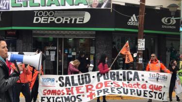 Cientos de personas marcharon por las calles de Allen. Foto gentileza