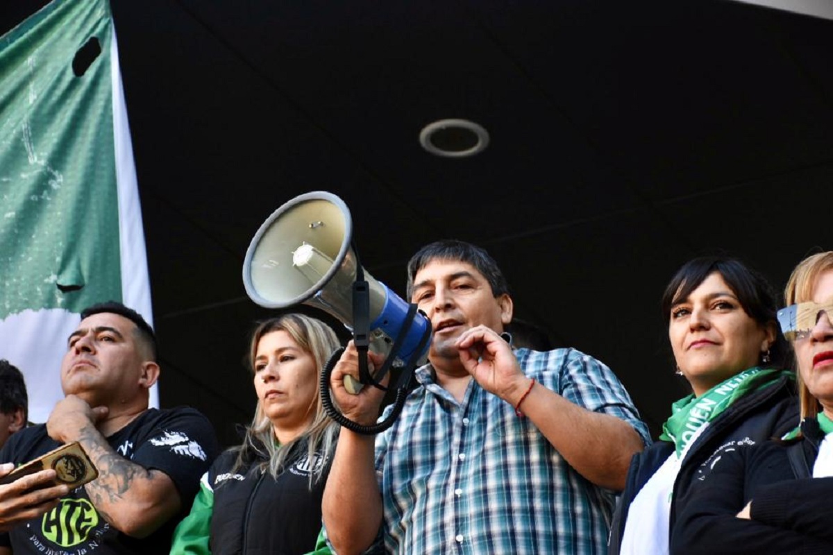 Quintriqueo aseguró que se mantendrán firmes con el reclamo de los trabajadores del ISSN. (Foto Matías Subat).-