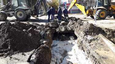 La rotura del caño afectó a miles de vecinos. Foto Benjamín Ríos