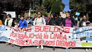 La protesta policial se hizo sentir en las calles de Bariloche y crece el malestar