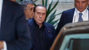Berlusconi había sido ingresado en el centro médico de su ciudad natal el viernes último. Foto Archivo.