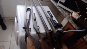 Detuvieron a Cacho Garay por tenencia de armas tras la denuncia de su esposa