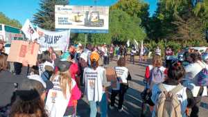 Manifestación en los puentes Neuquén &#8211; Cipolletti, en memoria de Carlos Fuentealba