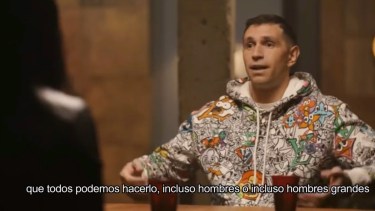 “En realidad, les muestro a todos que todos podemos hacerlo, incluso hombres grandes. Te va a ayudar”, expresó el Dibu.