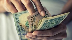 Vuela el dólar financiero a la espera de los anuncios y ya se habla de «super cepo»