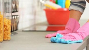 Aumenta el sueldo de empleadas domésticas a partir de abril: de cuánto es el incremento