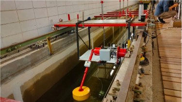 El proyecto fue probado en un canal de olas que tiene la Universidad de la República del Uruguay. Foto: gentileza UTN BA.