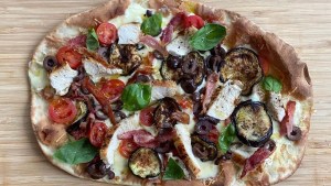 Pan chato a la pizza o flat bread: nombralo como quieras, pero probalo