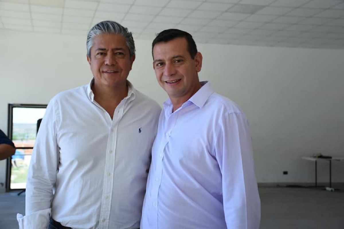 En comunicación con RÍO NEGRO RADIO, el intendente de Añelo, Fernando Banderet, cuestionó las medidas del gobierno nacional, pero confía en la gestión de Rolando Figueroa. 