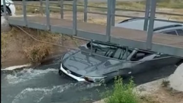 El accidente ocurrió cerca del mediodía. No hubo otros vehículos involucrados. Foto: Gentileza.