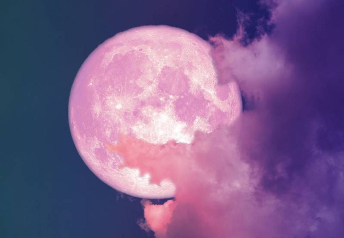 La "Luna Rosa" será el primer evento astronómico de relevancia del año a nivel mundial.-