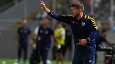 Mariano Herrón, entrenador interino en Boca. (AP Photo/Ariana Cubillos)