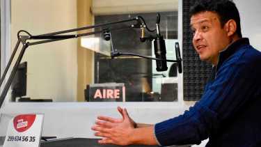 El candidato a intendente de Neuquén por el Movimiento al Socialismo, Lucas Ruiz, visitó el estudio de RÍO NEGRO RADIO. (Foto: Matías Subat).