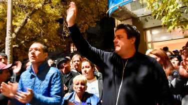 Fue un festejo agridulce para el ganador Mariano Gaido en la Junta de Gobierno del MPN. Foto: Matías Subat.