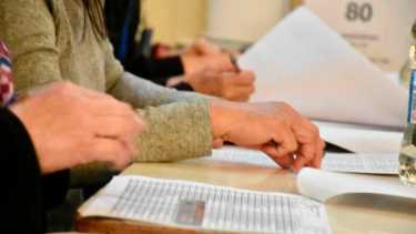 Si no fuiste a votar en Rincón de los Sauces, no te olvides de justificar la ausencia.(Archivo Matías Subat)