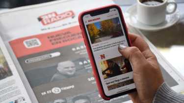 Los estudiantes fueron entrevistados en Radio Río Negro. Foto: Matías Subat.