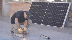 Zanon presentó un plan de eficiencia energética con paneles solares en Neuquén