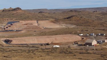 La empresa decidió suspender operaciones.