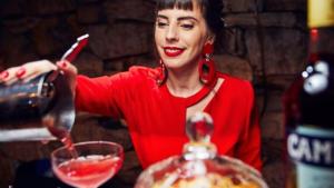 Neuquén: llega la bartender Pipi Yalour a enseñar coctelería de autor con insumos locales, con y sin alcohol