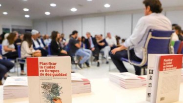 La presentación del libro Planificar la ciudad...".