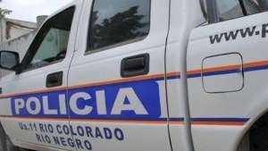 Atacó a una mujer con un hacha en Río Colorado y fue detenido