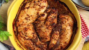 Cómo preparar un rico pollo con miel y mostaza al horno