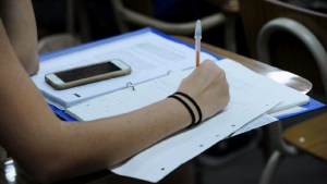 Becas para estudiantes de Neuquén: más de 6 mil la solicitaron para el nivel obligatorio