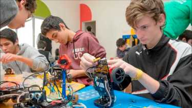 Hay experiencias muy exitosas de enseñanza de robótica en contraturno de la escuela (Foto; Archivo)