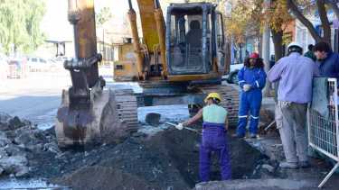 Se empezó a ejecutar la obra de recambio cloacal en Roca. (Foto: Alejandro Carnevale)