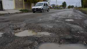 «Hace cuatro años convivimos con una pérdida de residuos cloacales», un reclamo sin solución en Roca