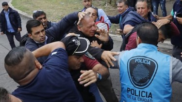 El ministro Berni aceptó las disculpas de sus agresores.