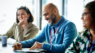 Las trabas para contratar personas +50