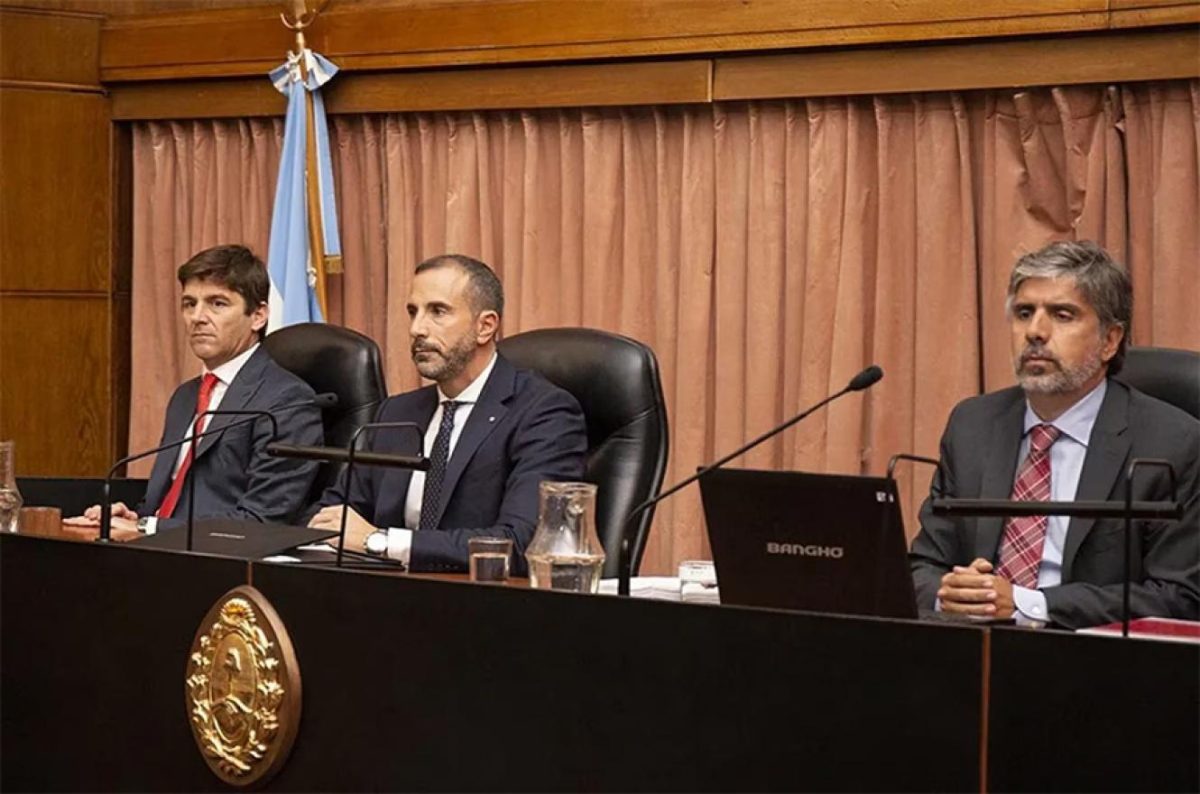 Dos de los jueces del TOF N°2, que condenó a Cristina Kirchner, también fueren blanco del espionaje ilegal.  