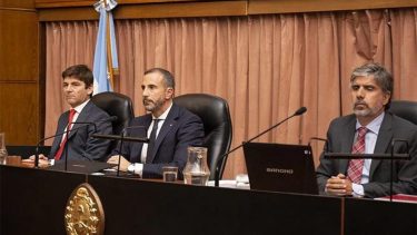 Dos de los jueces del TOF N°2, que condenó a Cristina Kirchner, también fueren blanco del espionaje ilegal.  