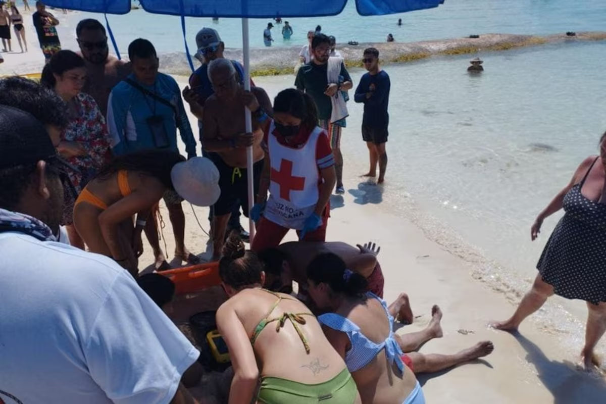 El turista argentino falleció mientras estaba en una excursión embarda. Foto Policía Isla Mujeres. 