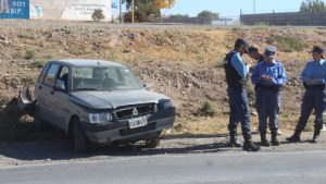 Borracho y sin seguro, así chocó a otro auto en la Ruta 7, entre Centenario y Neuquén