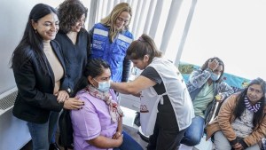 Vizzotti visitó el Centro de Salud Intercultural de Aluminé y destacó la vacunación de Neuquén