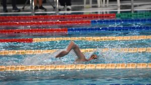 Tras superar un trastorno alimenticio, una joven de Bariloche se coronó campeona nacional de natación