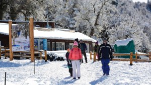 Nieve y esquí en El Bolsón: el Cerro Perito Moreno tiene pases en promoción hasta hoy