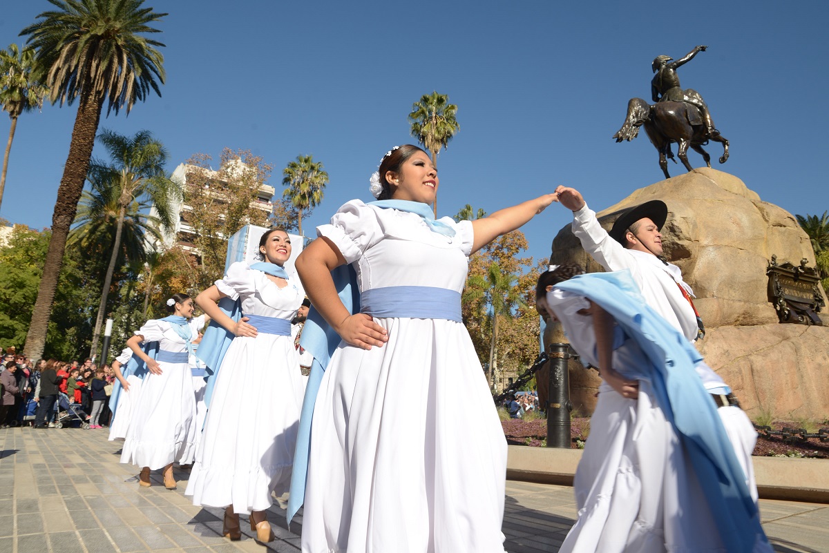 Los turistas tendrán la posibilidad de ser parte de grandes propuestas para celebrar este mes patrio en la Ciudad de Mendoza.