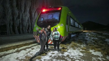 El servicio turístico Materfer va de Bariloche a Perito Moreno, con cena incluída.