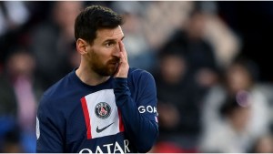 Seamos realistas, pidamos lo imposible: Messi ya no tendrá su mayo francés y el Barcelona clama por su ídolo