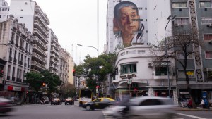 Recordaron a René Favaloro con un mural a 100 años de su nacimiento