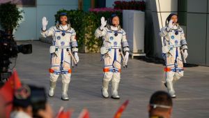 El primer astronauta civil llega a la estación espacial de Tiangong