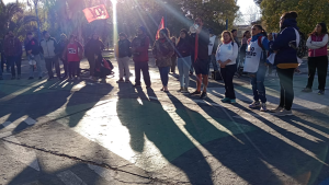 Cortarán en forma intermitente la Ruta 22 en reclamo por viviendas en Allen