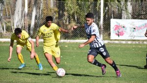 Cipolletti y Unión se afianzan en lo más alto de sus grupos en la Liga Confluencia
