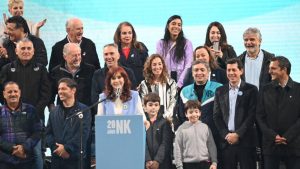 Los nietos de Cristina Kirchner estuvieron en el escenario de Plaza de Mayo