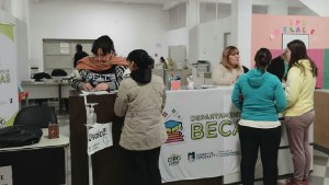 Atención estudiantes: últimos días para acceder a las becas municipales en Cipolletti